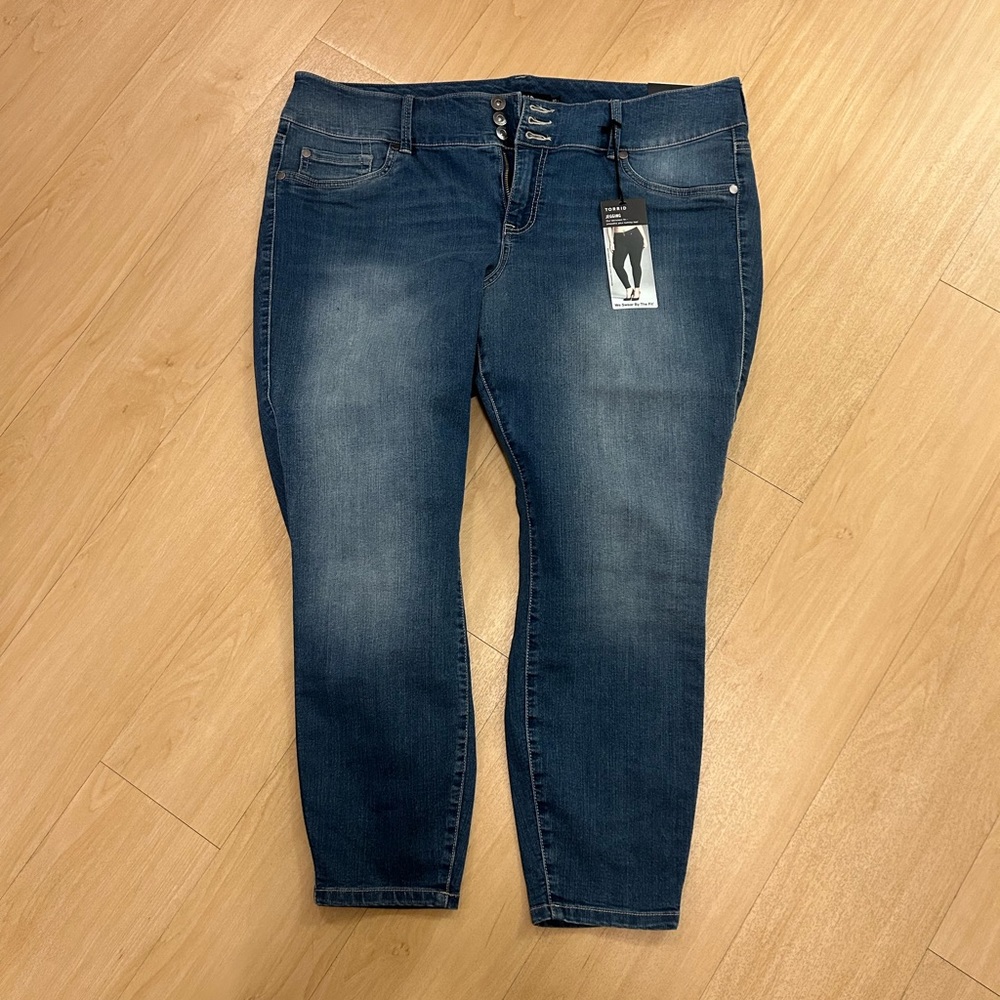 NWT Medium Wash XS Short Jeggings